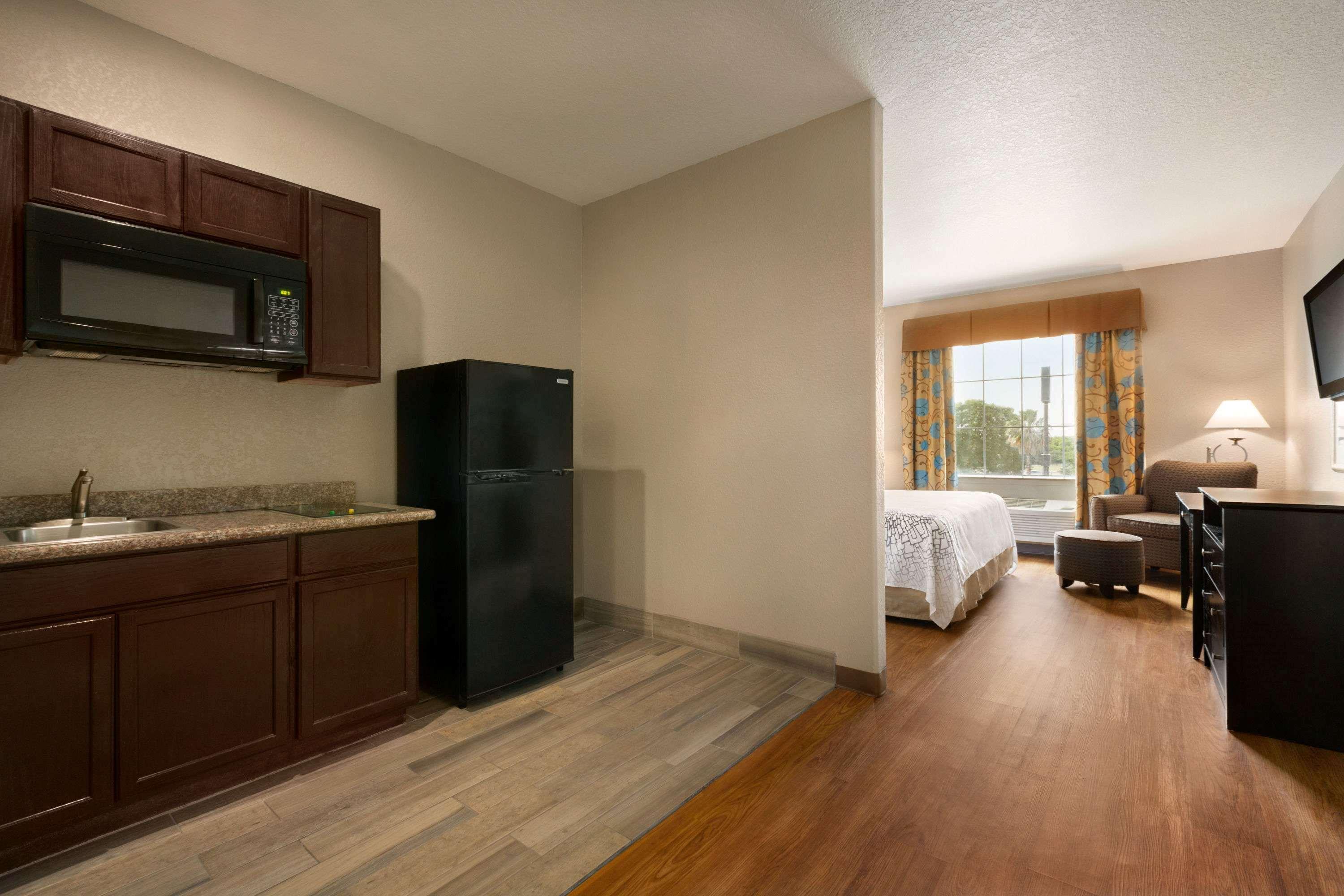 Studio 6 San Antonio - East ภายนอก รูปภาพ